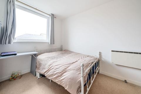 2 bedroom flat for sale, High Street, Feltham TW13