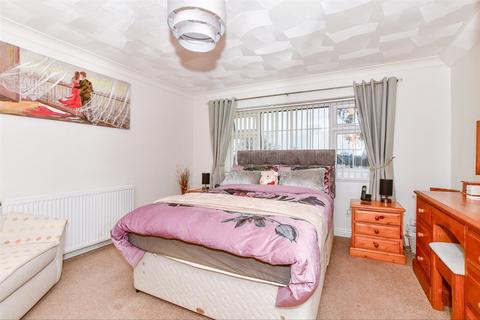 3 bedroom semi-detached house for sale, Milner Crescent, Aylesham, Canterbury, Kent