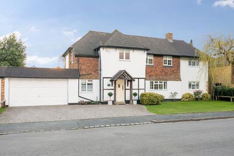 16 Cedar Walk, Kenley, CR8 5JL