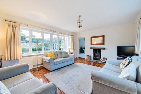 16 Cedar Walk, Kenley, CR8 5JL