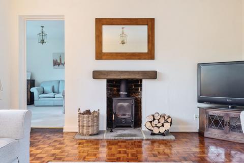 16 Cedar Walk, Kenley, CR8 5JL