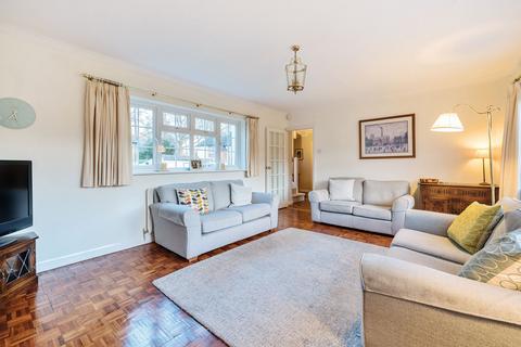 16 Cedar Walk, Kenley, CR8 5JL