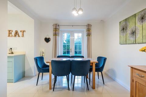 16 Cedar Walk, Kenley, CR8 5JL