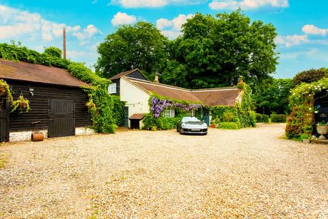 4 bedroom detached house for sale - The Stables Courtyard, Theobalds Park, Old Park Ride