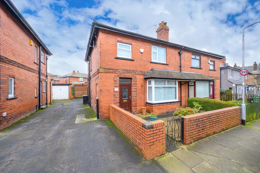 Dartmouth Avenue, Morley, LS27 3 bed semidetached house for sale £
