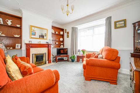3 bedroom semi-detached house for sale, Dartmouth Avenue, Morley, LS27