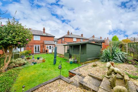 3 bedroom semi-detached house for sale, Dartmouth Avenue, Morley, LS27