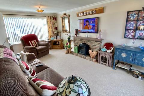 2 bedroom terraced house for sale, Wetherby, Burrell Close, LS22