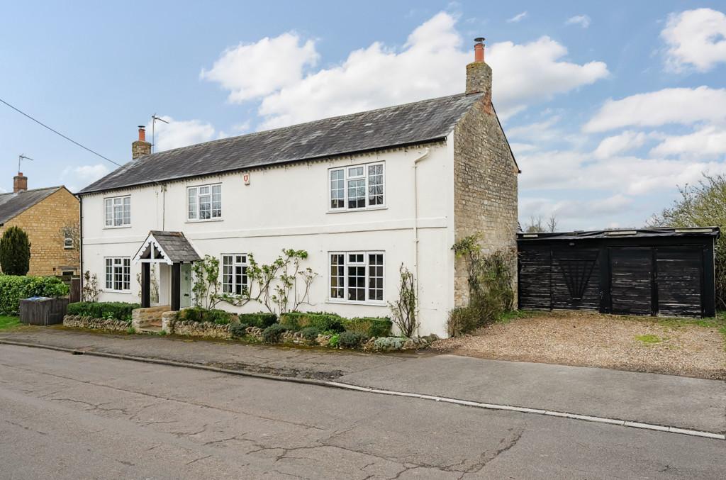 Grafton Road, Yardley Gobion... 3 bed detached house for sale £600,000