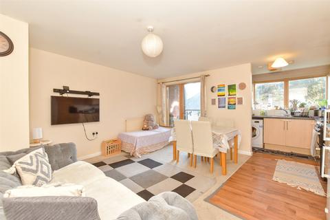 2 bedroom flat for sale, Bill Sargent Crescent, Portsmouth, Hampshire