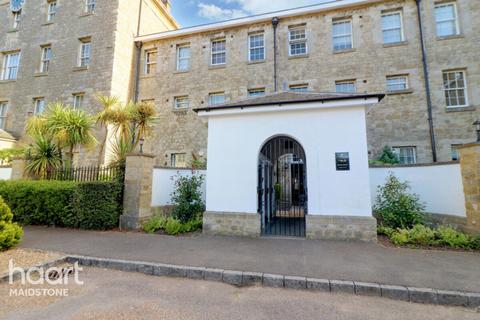 2 bedroom apartment for sale, St Andrews Park, Maidstone