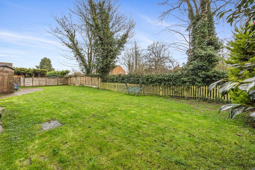 Horley, Horley RH6 3 bed semidetached house for sale £500,000