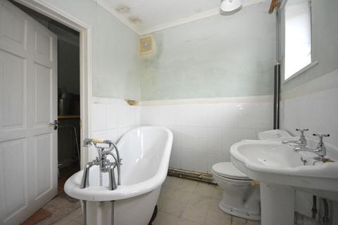 Rushbrook Llewelyn Drive, Fairbourne, LL38 2DQ