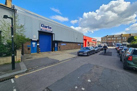 Industrial unit to rent, Leyton, London E10