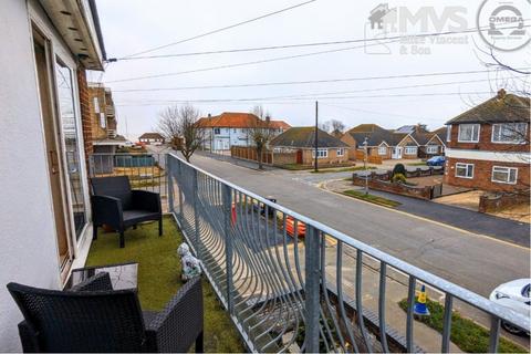 2 bedroom apartment for sale, Kings Avenue, Holland-on-Sea, Clacton-on-Sea