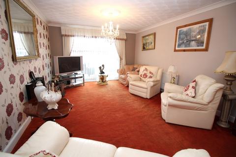 2 bedroom apartment for sale, Kings Avenue, Holland-on-Sea, Clacton-on-Sea