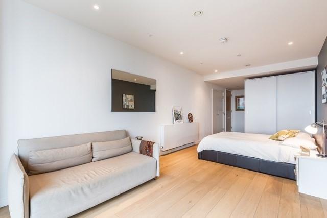 8271832-interior1...