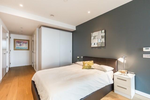 8271832-interior1...