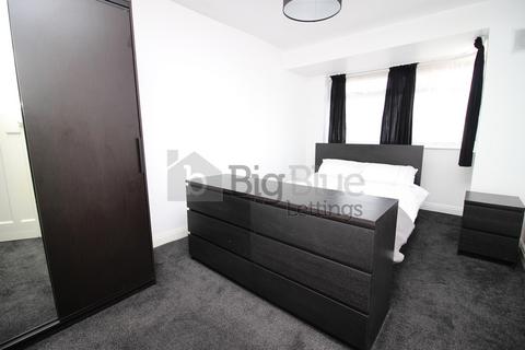 3 bedroom terraced house to rent, Park View Grove, Burley, Leeds LS4