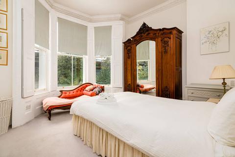 2 bedroom flat for sale, Cambridge Gardens, Ladbroke Grove, London, W10
