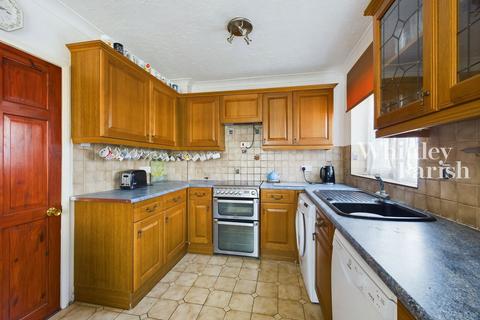 16 Mill Close, Pulham Market, Diss, IP21 4TQ