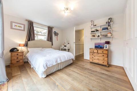 2 bedroom flat to rent, Cromford Road, East Putney, London, SW18
