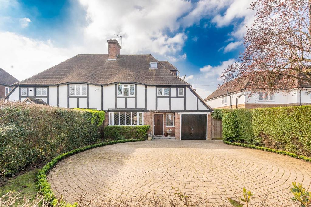 BELMONT LANE, Stanmore, HA7 4 bed semidetached house £1,300,000