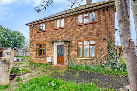 4 bedroom end of terrace house for sale, Cruick Avenue, South Ockendon, Essex, RM15