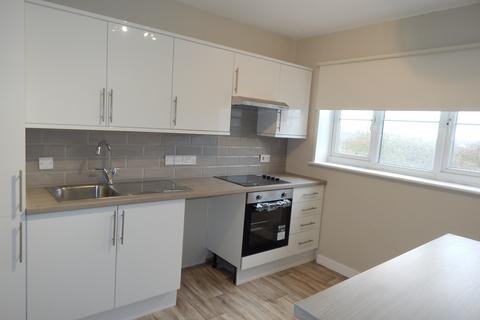 2 bedroom apartment to rent - Petworth Way, Hornchurch RM12