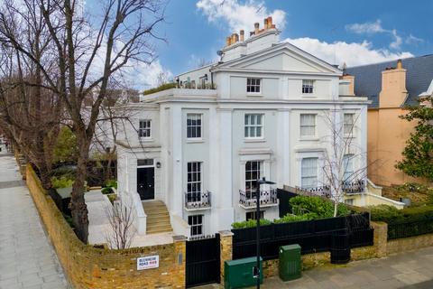30 Blenheim Road, London, NW8 0LX