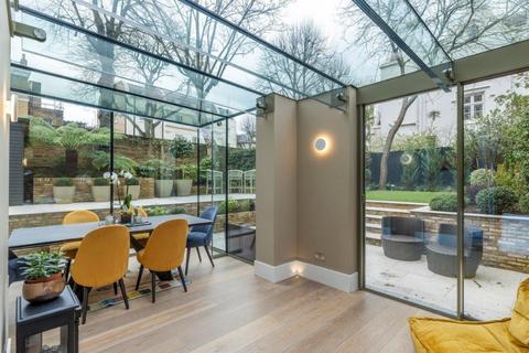 30 Blenheim Road, London, NW8 0LX