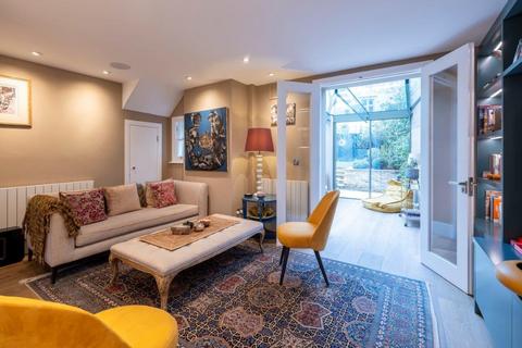 30 Blenheim Road, London, NW8 0LX