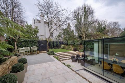 30 Blenheim Road, London, NW8 0LX