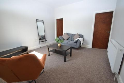 2 bedroom flat to rent, Musters Road, West Bridgford NG2