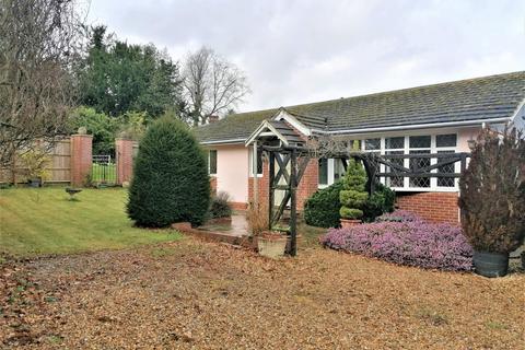 3 bedroom bungalow for sale, Tidmarsh Road, Pangbourne, Berkshire