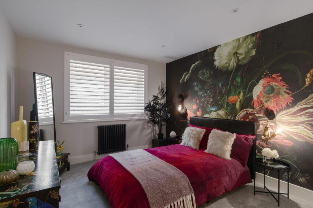 Four Bedroom Townhouse  Picketts Terrace SE22 9 DX