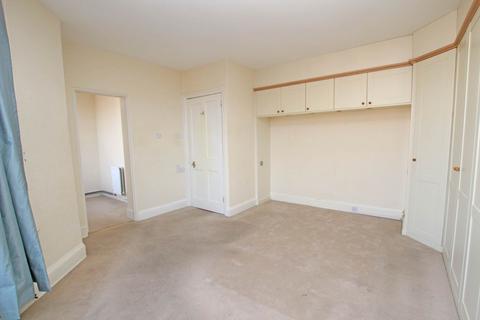 3 bedroom flat for sale, Blackwater Road, Eastbourne, BN20 7DH