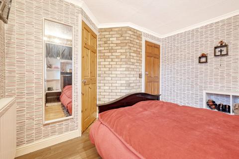 99 Broomfields Court, Basildon, SS13 3LL