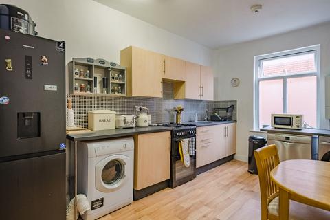 1 New Cut, Crediton, EX17 2AZ