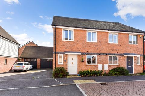 2 Adlam Close, Bordon, GU35 9FQ