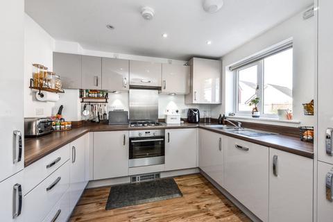 2 Adlam Close, Bordon, GU35 9FQ
