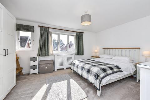 2 Adlam Close, Bordon, GU35 9FQ