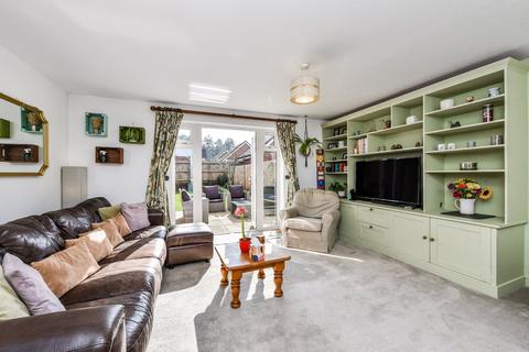 2 Adlam Close, Bordon, GU35 9FQ