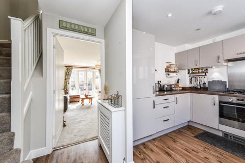2 Adlam Close, Bordon, GU35 9FQ