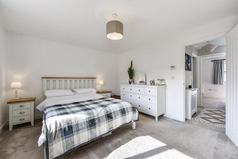 2 Adlam Close, Bordon, GU35 9FQ