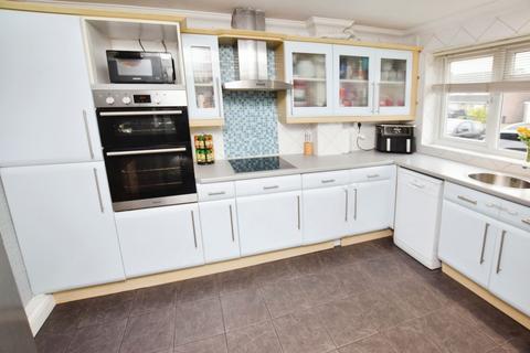 32 Sandringham Close, Stanford-le-hope, SS17 7BE