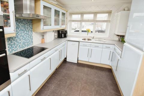 32 Sandringham Close, Stanford-le-hope, SS17 7BE