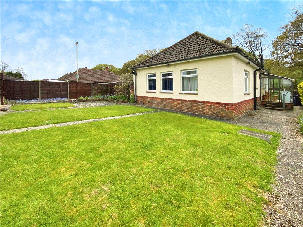 Park Lane, Cowplain, Waterlooville 3 bed bungalow for sale £400,000