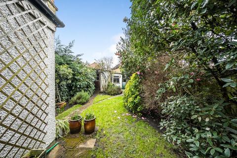 91 Toynbee Road, London, SW20 8SJ