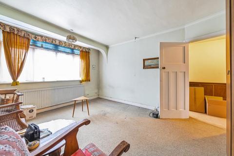 91 Toynbee Road, London, SW20 8SJ